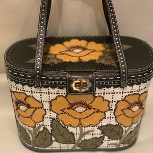 Isabella Fiore bucket bag